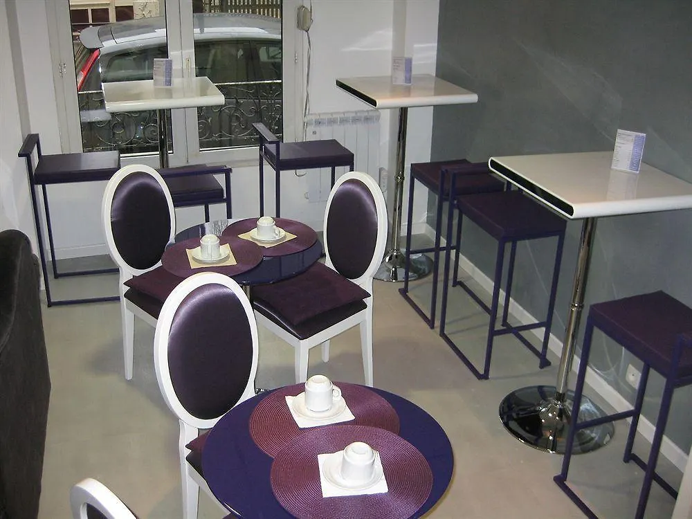 Tipi Hotell Paris 2*,
