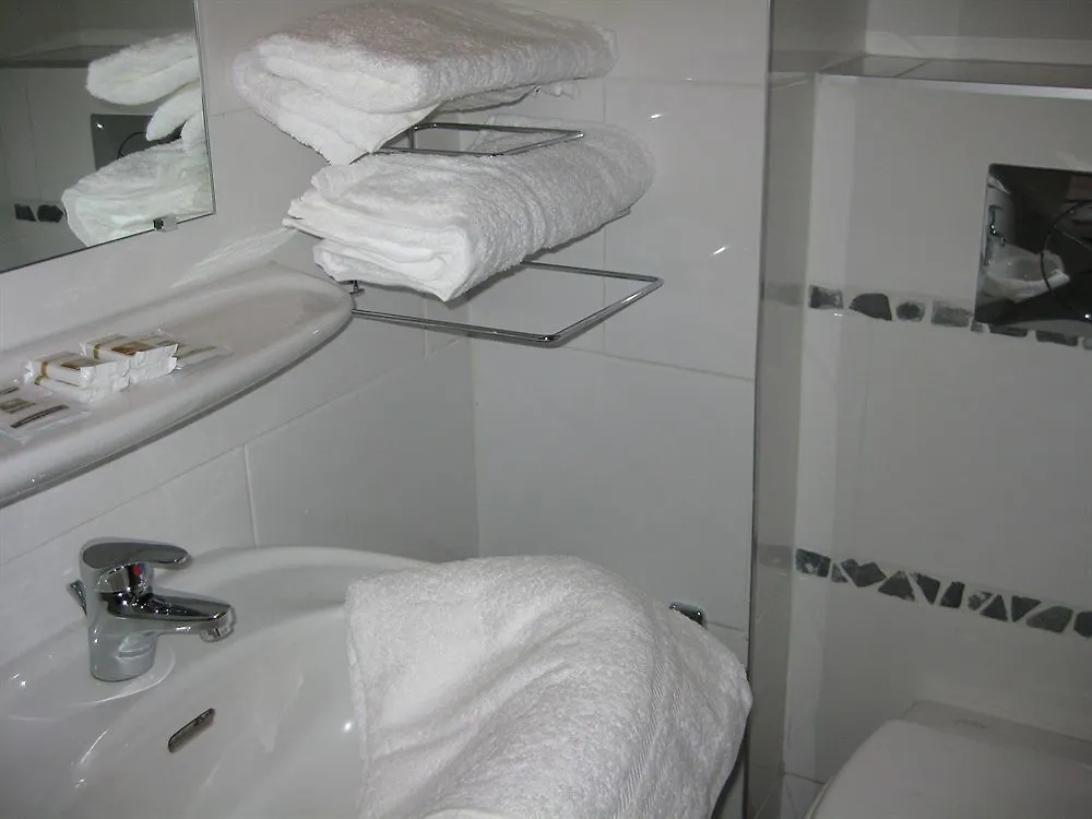 **  Tipi Hotel Paris France